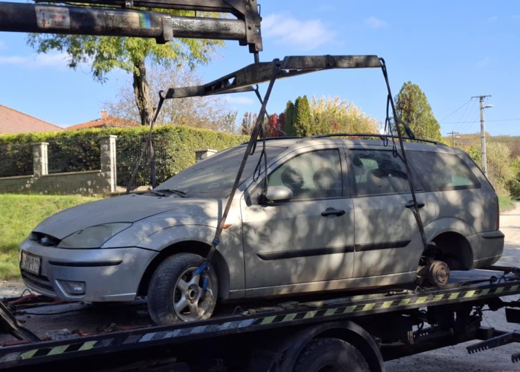 Városszerte elszállítják a roncsokat – galériával