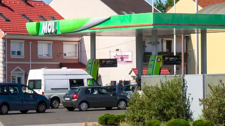 Tovább emelkedik a benzin ára