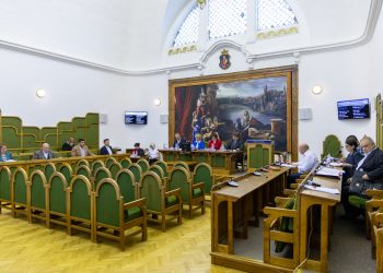 Élőben közvetítjük az októberi alakuló ülést