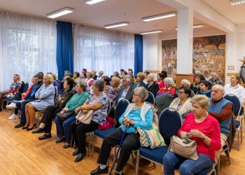 Szűrővizsgálatokról, egészségmegőrzésről és a helyes táplálkozásról szólt az Idősek Egyetemének előadása