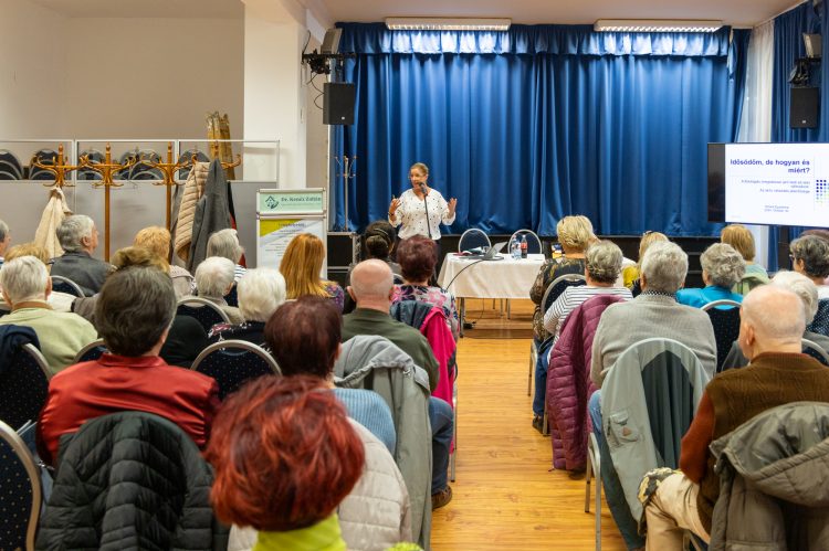 Az aktív idősödés volt a téma az Idősek Egyetemén – videóval