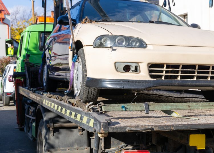 Városszerte elszállítják a roncsokat – galériával