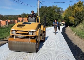 Újabb kritikus szakasza újult meg a Gombási útnak – videóval