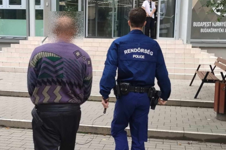 Kiskorúakról készített meztelen fotókat egy váci férfi