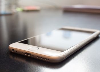 A tankerületek ellenőriznék a mobiltelefonok beszedését?