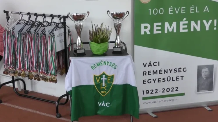 Rengetegen vettek részt a Reménység kegyeleti váltófutásán