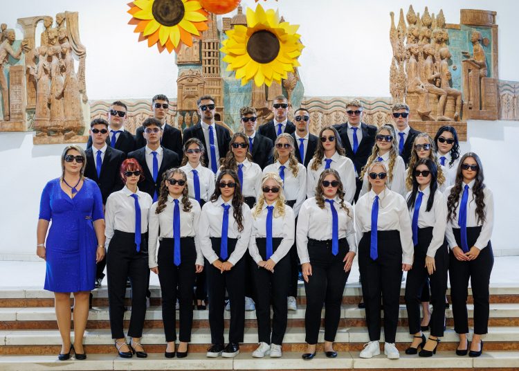 Ezekben a napokban tartják a szalagavatókat a váci középiskolákban – galéria