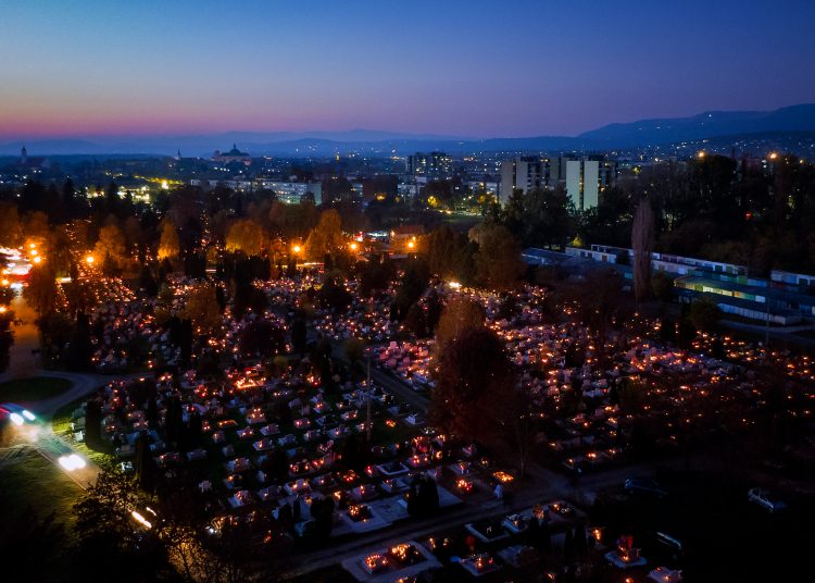 Galéria: Így nézett ki Mindenszentek napján a váci temető