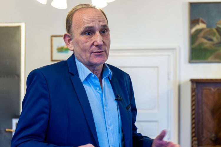 Gémesi György: elfogadhatatlan a kormány terve, a kettős adóztatás
