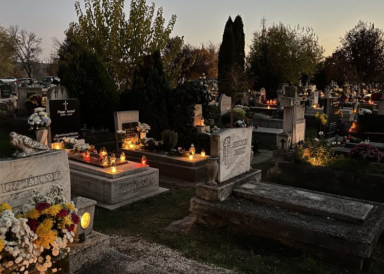 Galéria: Így nézett ki Mindenszentek napján a váci temető