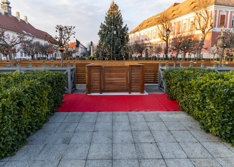 Galéria: már készen áll a főtér, Deákvár és a Földváry tér is az adventre