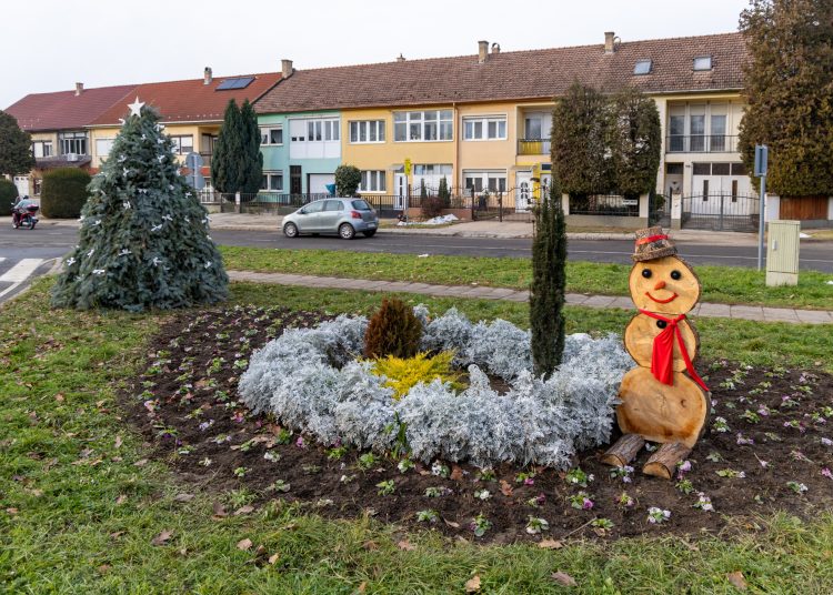 Galéria: már készen áll a főtér, Deákvár és a Földváry tér is az adventre