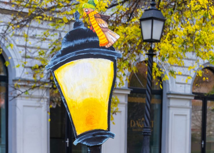 Így díszítik a várost – képekkel