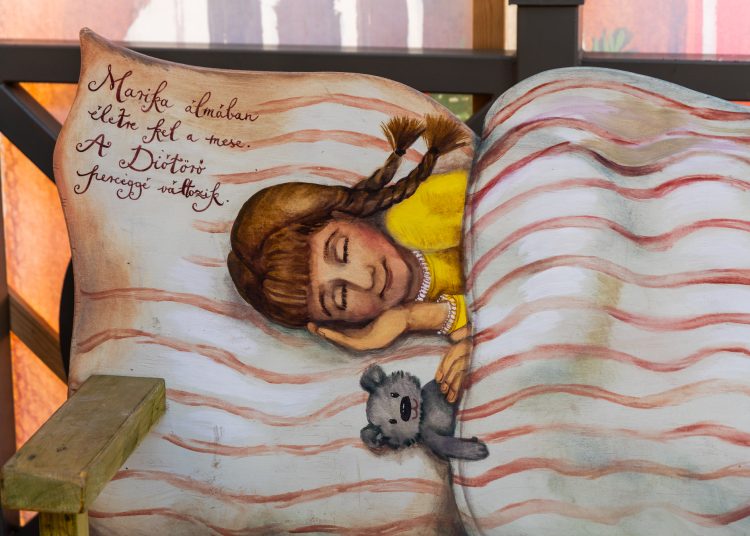 Így díszítik a várost – képekkel