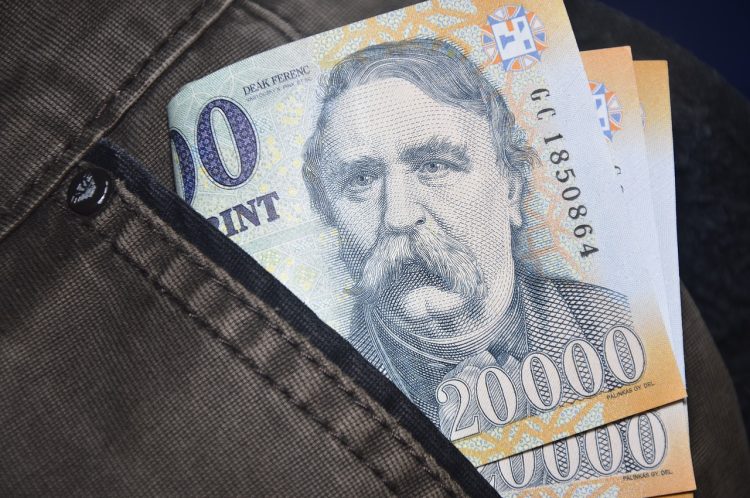 A CIB a következő bank, amelyik az ügyfelekre hárítja a megemelt tranzakciós illetéket