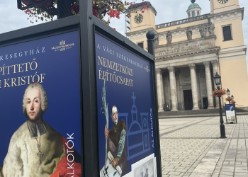 Tablókiállítás nyílt a váci dómról – videóval