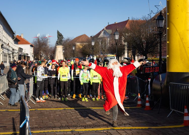 Vasárnap együtt futottunk a Mikulással – fotógaléria