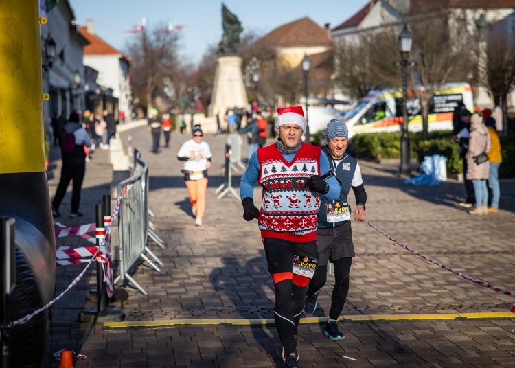 Vasárnap együtt futottunk a Mikulással – fotógaléria