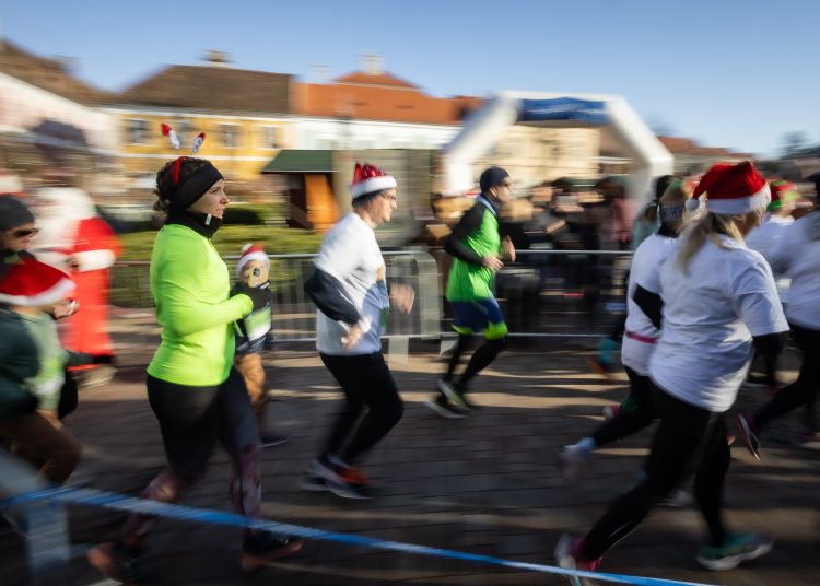 Vasárnap együtt futottunk a Mikulással – fotógaléria