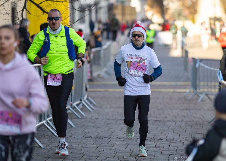 Vasárnap együtt futottunk a Mikulással – fotógaléria