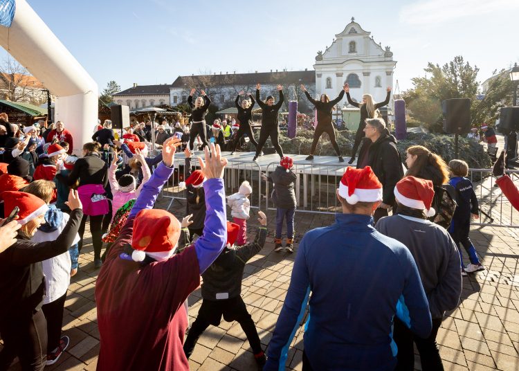 Vasárnap együtt futottunk a Mikulással – fotógaléria