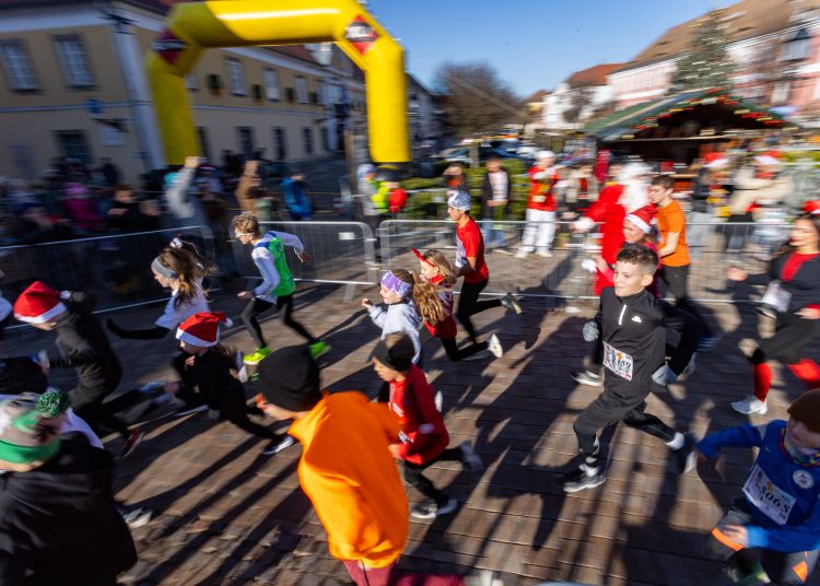 Vasárnap együtt futottunk a Mikulással – fotógaléria