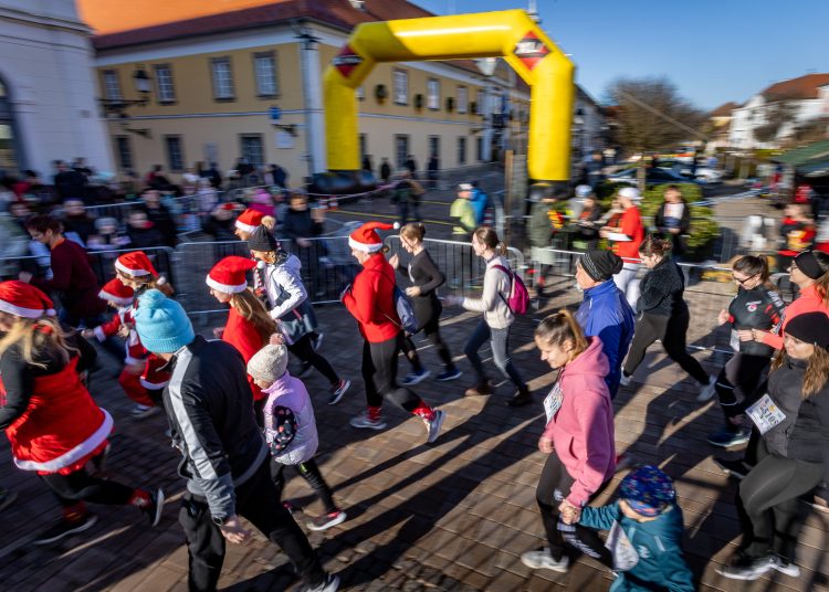 Vasárnap együtt futottunk a Mikulással – fotógaléria