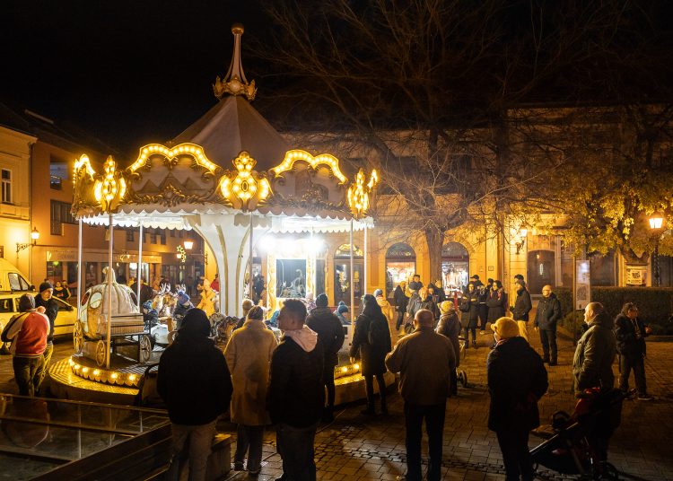 Ilyen volt az adventi gyertyagyújtás – képek