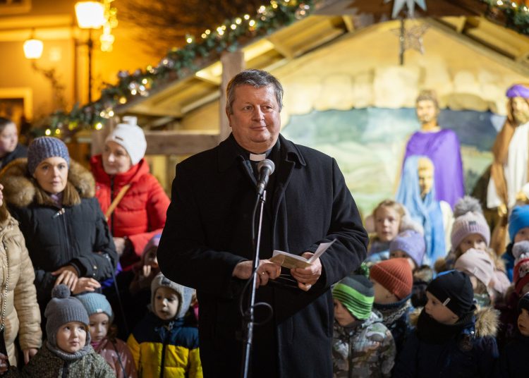 Ilyen volt az adventi gyertyagyújtás – képek