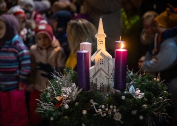 Ilyen volt az adventi gyertyagyújtás – képek