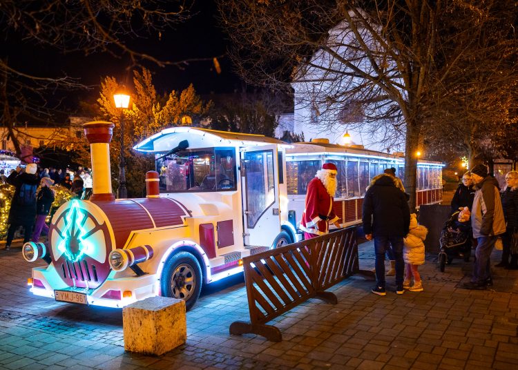 Ilyen volt az adventi gyertyagyújtás – képek