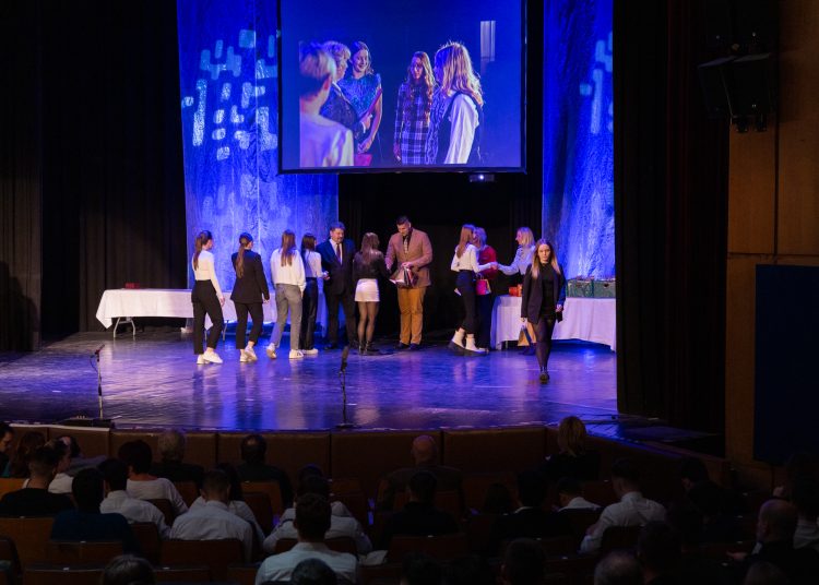 Elismeréseket osztottak ki a váci kiválóságoknak a sportgálán – képekkel