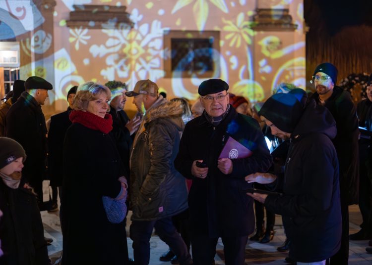 A polgármester és a püspök közösen gyújtotta meg a negyedik gyertyát – képekkel