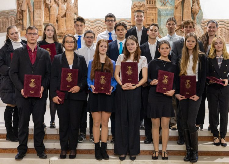 Elismeréseket osztottak ki a váci kiválóságoknak a sportgálán – képekkel