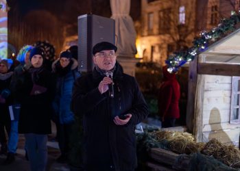 A polgármester és a püspök közösen gyújtotta meg a negyedik gyertyát – képekkel