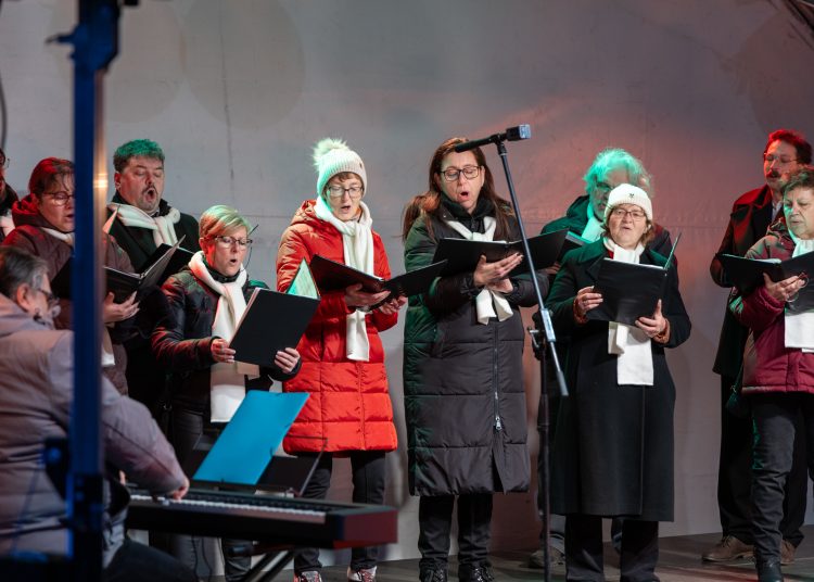 Galéria a vasárnapi közös éneklésről