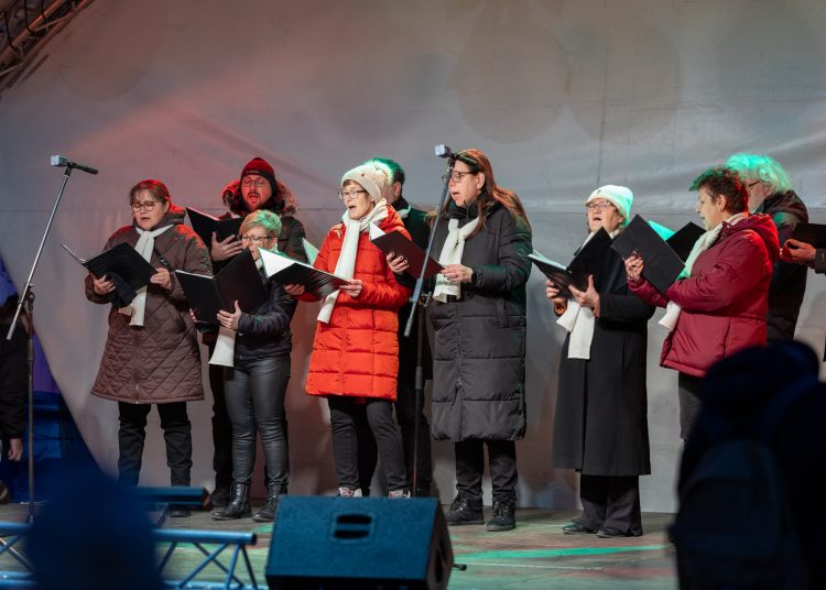 Galéria a vasárnapi közös éneklésről