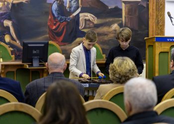 Rajztanárnőt, zeneművészt és a Foci Büfé tulajdonosát tüntette ki Vác polgármestere – galéria
