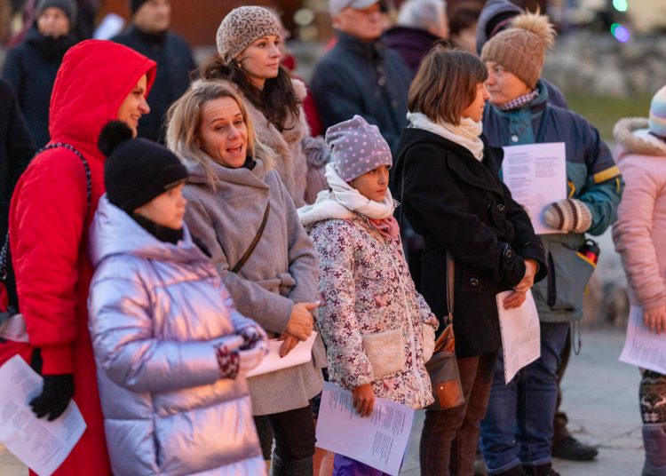 Galéria a vasárnapi közös éneklésről