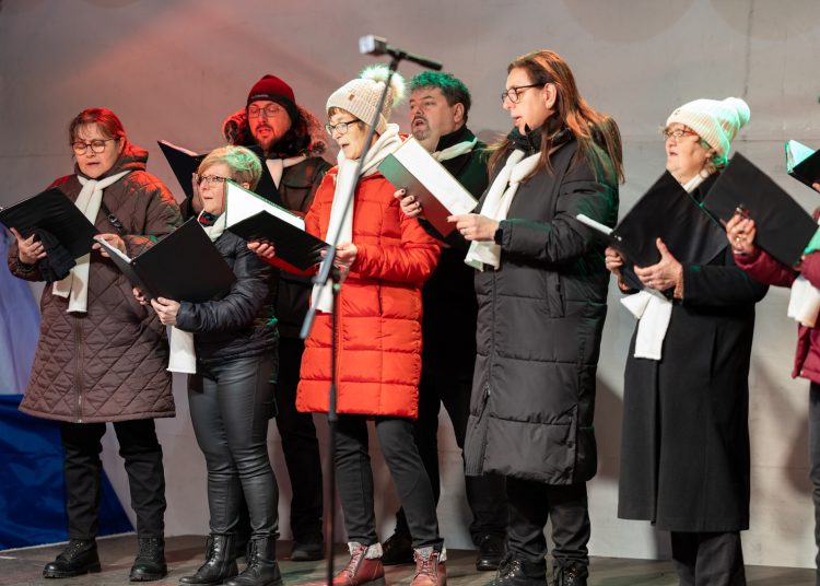 Galéria a vasárnapi közös éneklésről