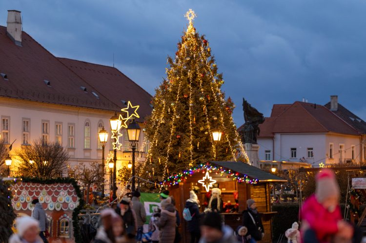 Galéria a vasárnapi közös éneklésről