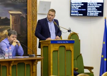 Rendkívüli ülésen tárgyalták a rejtett kamera ügyét – videó