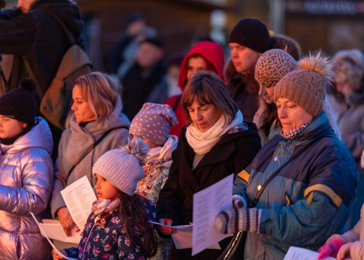 Galéria a vasárnapi közös éneklésről