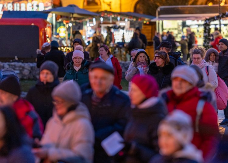 Galéria a vasárnapi közös éneklésről