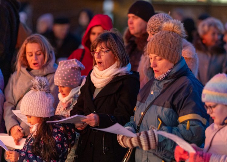 Galéria a vasárnapi közös éneklésről