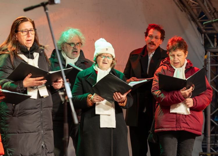 Galéria a vasárnapi közös éneklésről