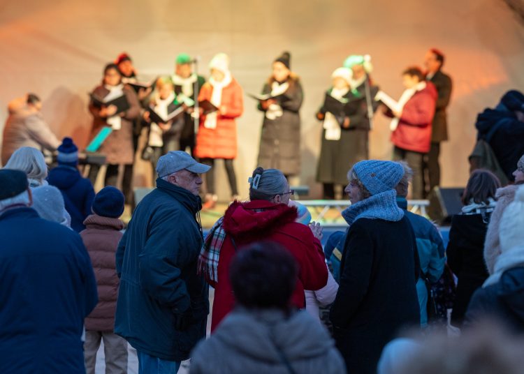 Galéria a vasárnapi közös éneklésről