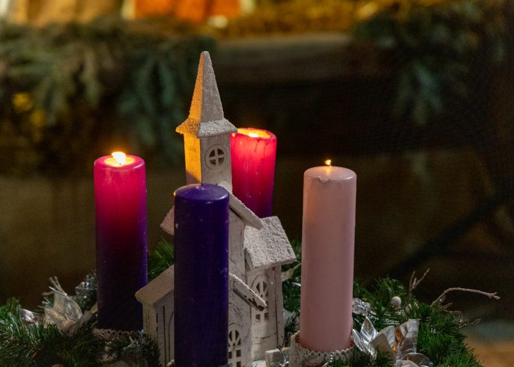 Ilyen volt az adventi gyertyagyújtás – videóval és képekkel