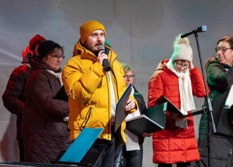 Galéria a vasárnapi közös éneklésről