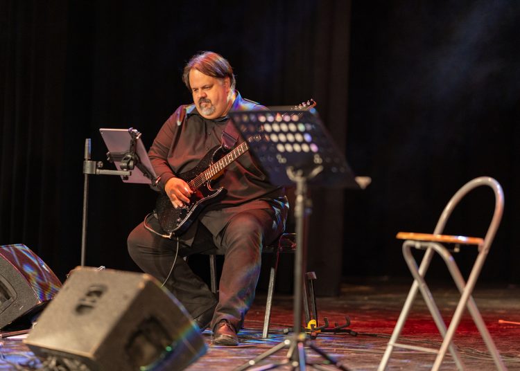 Máté Péterrel ünnepelték a karácsonyt a váci idősek – galéria